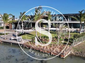 Casa de 7 ambientes, Ezeiza · Magnifica Casa en Venta de 1000 m² Construidos a La Laguna 2 Lotes Canning