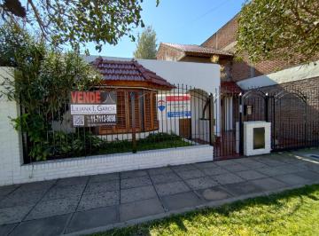 Frente · Casa Estilo Colonial en Castelar Norte