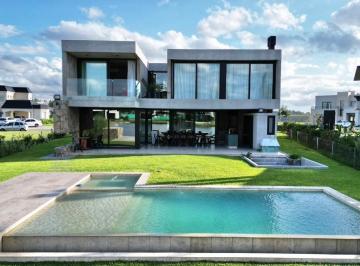 Casa de 5 ambientes, Ezeiza · Espectacular Casa en Venta en Terralagos Canning con Fondo a Laguna