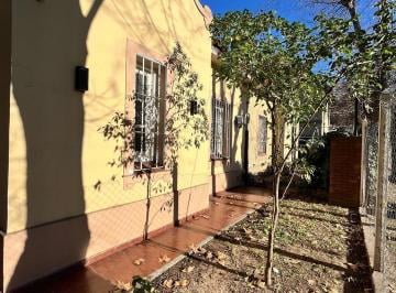 Casa · 102m² · 3 Ambientes · 2 Cocheras · Venta Casa 3 Ambientes Quilmes