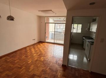 Departamento de 2 ambientes, Caballito · Semipiso de Dos Ambientes en Excelente Ubicacion