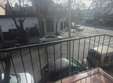 Departamento de 3 ambientes, Villa Devoto · 3 Ambientes Chicos Frente con Balcon 1° Piso X Escalera