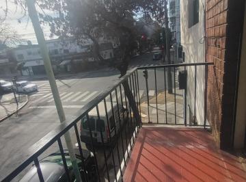 Departamento de 3 ambientes, Villa Devoto · 3 Ambientes Chicos Frente con Balcon 1° Piso X Escalera