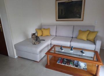 Departamento de 4 ambientes, Vicente López · Impecable Semipiso de 4 Ambientes. Cochera, Piscina.