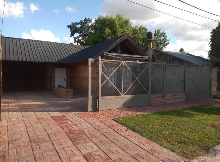 Casa · 200m² · 4 Ambientes · 1 Cochera