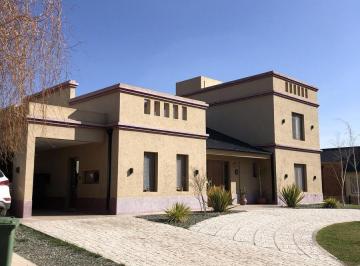 Casa · 235m² · 7 Ambientes · 2 Cocheras · Casa - Confluencia
