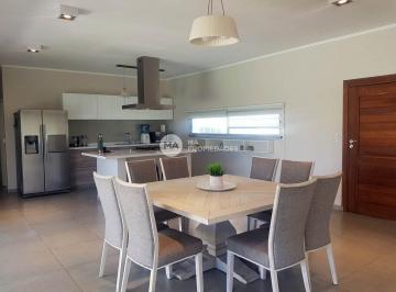 Casa · 195m² · 5 Ambientes · Casa 4 Dorm. en Una Planta, en Lote de 1200 m² - Kentucky Club de Campo | Venta