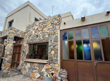 Casa de 12 ambientes, Maipú · Vende Casa en Los Aromos Barrio Cerrado