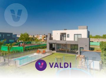 Casa · 801m² · 5 Ambientes · 2 Cocheras · Casa en Venta - Barrio Los Talas, Canning