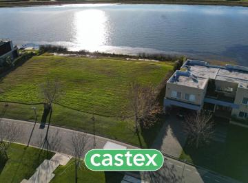 Terreno · 1069m² · Lote a La Venta en Primera Línea de Agua, en El Barrio de Muelles. Puertos.
