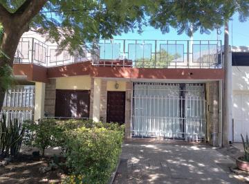 Casa · 145m² · 4 Ambientes · Casa en Venta
