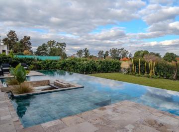 Casa · 341m² · 5 Ambientes · 2 Cocheras · Imponente Propiedad en Pilar Golf | Vco Propiedades