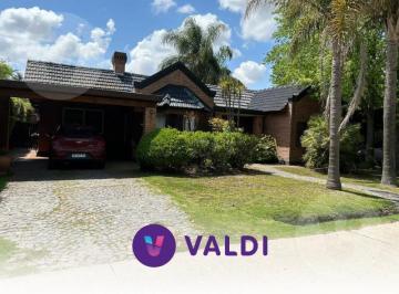 Casa · 200m² · 3 Dormitorios · 2 Cocheras · Casa en Venta - Barrio Campos de Echeverría, Canning