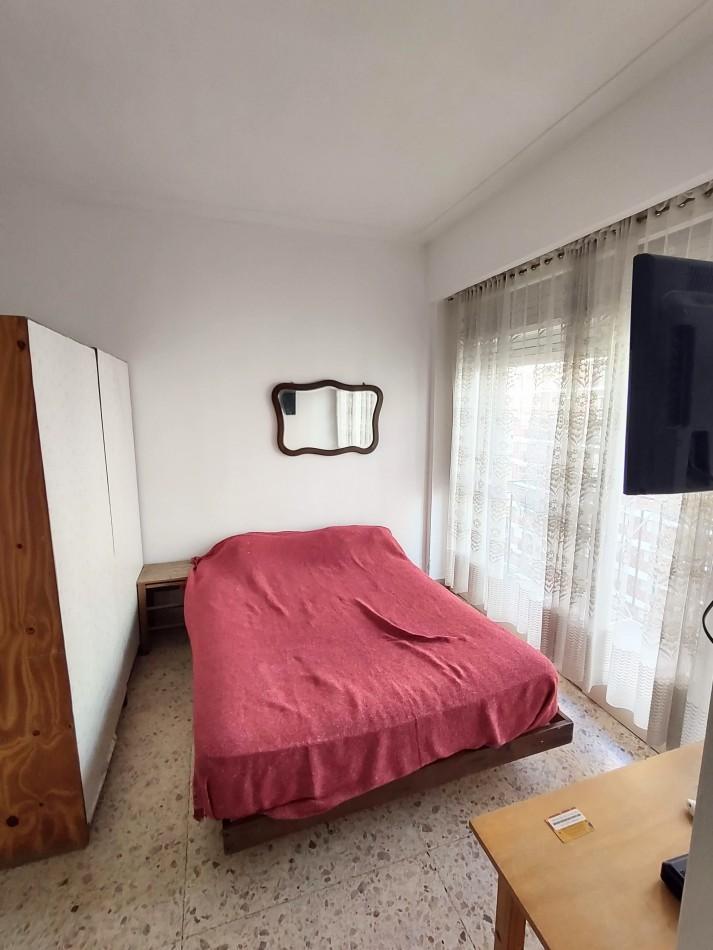 Depto 1 amb, 28m² amoblado con balcón — Centro