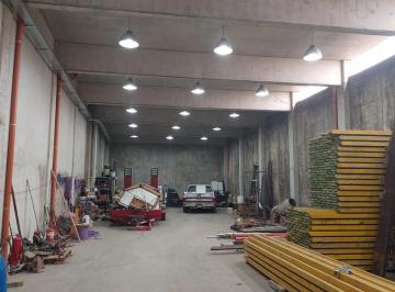 Bodega-Galpón · 450m² · Venta en Bloque Galpón/depósito en San Justo 10 m X 43 m Excelente Ubicación. 6 Deptos en Planta Alta