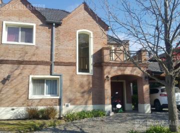 Casa · 185m² · 4 Ambientes · Casa en Venta en Barrancas de San Jose
