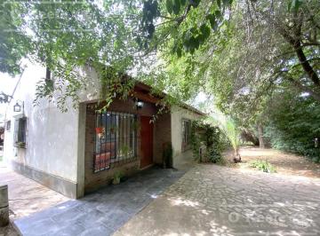 Casa · 100m² · 4 Ambientes · Casa en Venta - Abasto, La Plata 1000 m² con Escritura