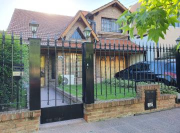 Casa · 236m² · 3 Dormitorios · 2 Cocheras · Casa en Venta en Soler Al 800 - Ituzaingó Norte