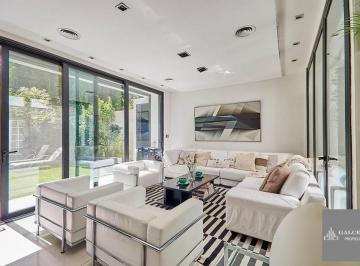 Casa · 550m² · 6 Ambientes · 2 Cocheras · Excelente Casa - Reservada - Zona de Embajadas - Gorostiaga y Malasia