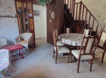 PH · 5 Ambientes · PH en Venta de 5 Ambientes con Patios, Sin Expensas.