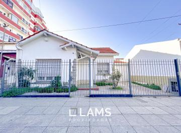 Casa · 130m² · 5 Ambientes · 3 Cocheras · Casa de 5 Ambientes - Venta - Punta Mogotes a m del Mar, Apta Edifico 8 Pisos.