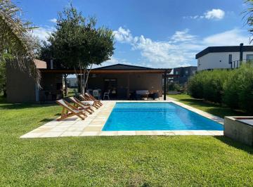 Casa · 170m² · 4 Ambientes · 2 Cocheras · Venta Casa en San Sebastian Area 2 Lote Central