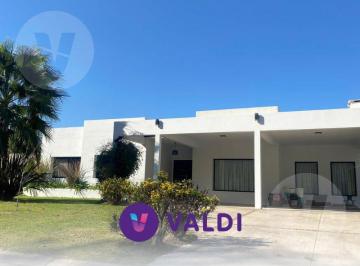 Casa · 279m² · 7 Ambientes · 2 Cocheras · Casa en Venta con Renta - Barrio La Horqueta de Echeverría, Canning