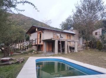 Casa · 60m² · 3 Ambientes · 1 Cochera · "Casa con Pileta en Playas de Oro - Bialet Massé"