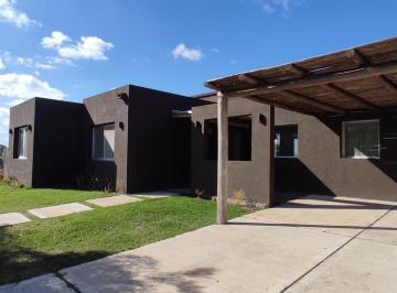 Casa · 125m² · 4 Ambientes · 1 Cochera · Ricordi Negocios Inmobiliarios, Casa San Ramon Pilar del Este!