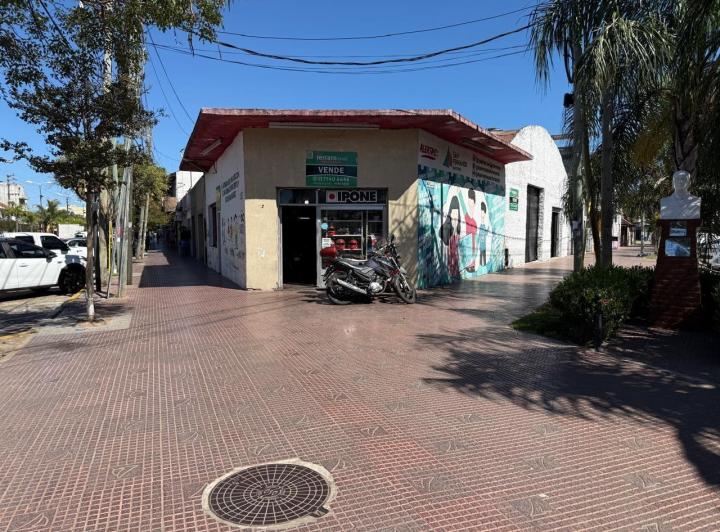 Local comercial · 297m²
