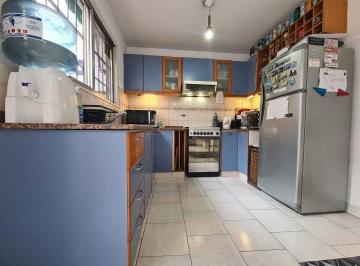 Casa · 107m² · 3 Ambientes · 1 Cochera · Retasada! Casa en Venta Ubicado en San Fernando, G. B. a. Zona Norte, Argentina