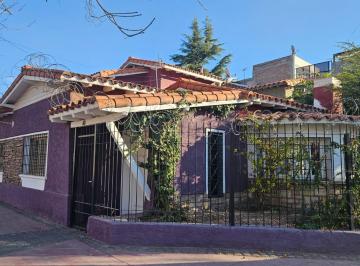 Casa de 6 ambientes, Godoy Cruz · Casa Esquina en Alquiler Barrio Bombal. Hipólito Yrigoyen