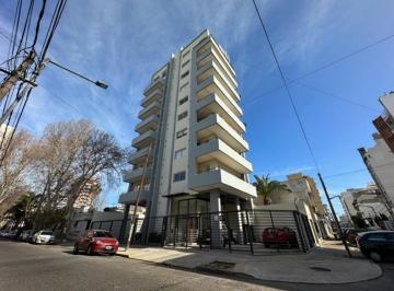 Departamento · 90m² · 4 Ambientes · Venta Duplex 8 Piso de 4 Amb San Martin Centro