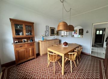 Casa · 196m² · 6 Ambientes · 2 Cocheras · Vendo Casa 2 Dorm. - Arguello - 720 m² Terreno