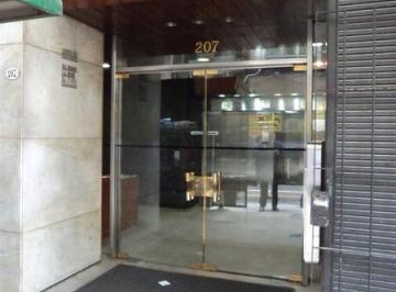 Oficina comercial · 90m² · 2 Ambientes · 1 Cochera · Oficina - Centro