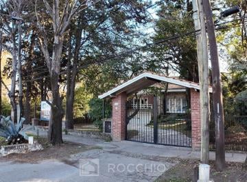 Casa · 350m² · 4 Ambientes · 1 Cochera · Venta de Casa 4 Ambientes J. L Suarez