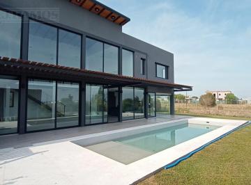 Casa · 230m² · 4 Ambientes · 2 Cocheras · Bellisima Casa Al Verde en Area 1 San Sebastian Mb