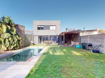 Casa · 170m² · 5 Ambientes · 2 Cocheras · Casa Moderna 3 Dorm. Parque Pileta