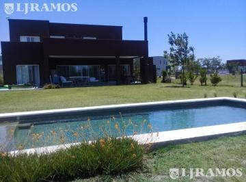Casa · 850m² · 6 Ambientes · Casa - El Canton - Islas