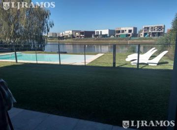 Casa · 224m² · 3 Dormitorios · Casa en El Barrio Islas, El Canton, Escobar