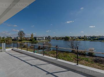 Casa · 250m² · 5 Ambientes · 1 Cochera · Casa en Venta en Barrio Golf El Canton a La Laguna Pg