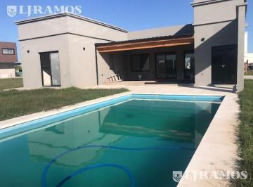 Casa · 140m² · 4 Ambientes · 2 Cocheras · Casa en Venta en El Naudir Casa a Estrenar Conpileta Pg