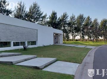 Casa · 200m² · 5 Ambientes · 2 Cocheras · Casa en San Matias - Perimetral - 4 Dorm. - Pg