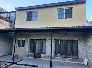 Casa de 3 ambientes, Morón · Casa en Lote Propio en Dos Plantas a Terminar Detalles