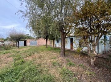 Casa · 87m² · 4 Ambientes · Casa a Refaccionar en Lobos