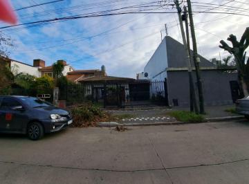 Casa de 10 ambientes, Lomas de Zamora · Chalet en Gran Lote + Galpon + Departamento de 4 Ambientes con Terraza y Quincho