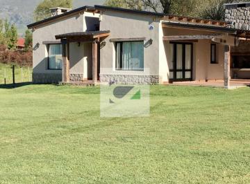 Casa · 113m² · 3 Ambientes · 1 Cochera · Casa en Venta Los Castaños Tafi del Valle