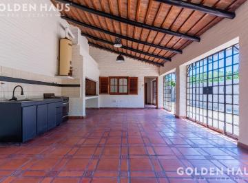 Casa · 99m² · 3 Ambientes · 3 Cocheras · En Paso del Rey - Moreno