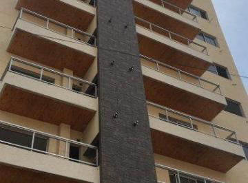Departamento de 2 ambientes, Lomas de Zamora · Excelente Ubicacion! Dos Ambientes Al Frente
