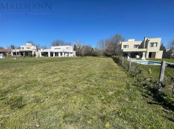 Terreno · 1045m² · Venta Lote en Los Alcanfores Zona Norte